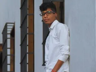 Watch StevenOsori’s Cam Show Live