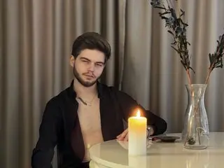 Watch TomEllis’s Cam Show Live
